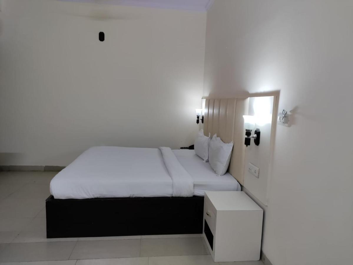 Tulip Palm Hotel Jaipur Luaran gambar