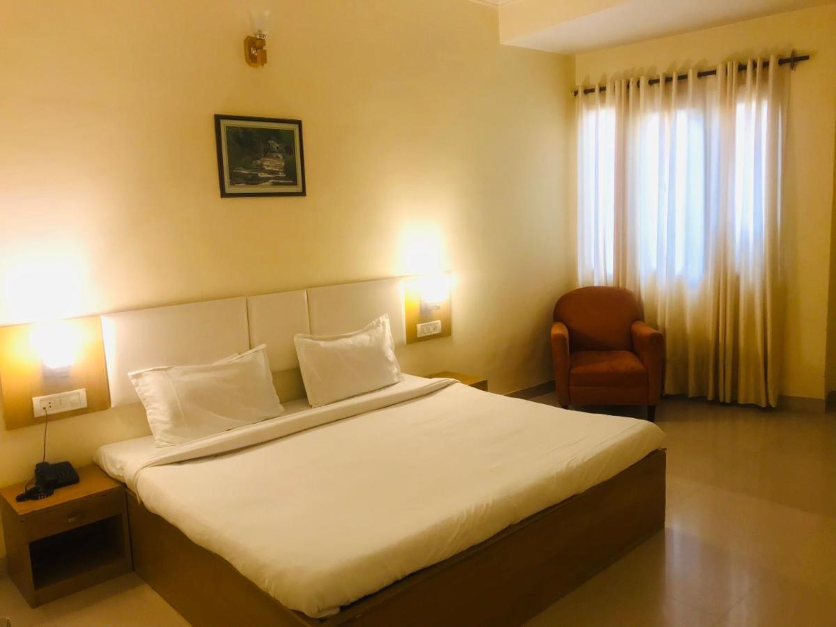 Tulip Palm Hotel Jaipur Luaran gambar