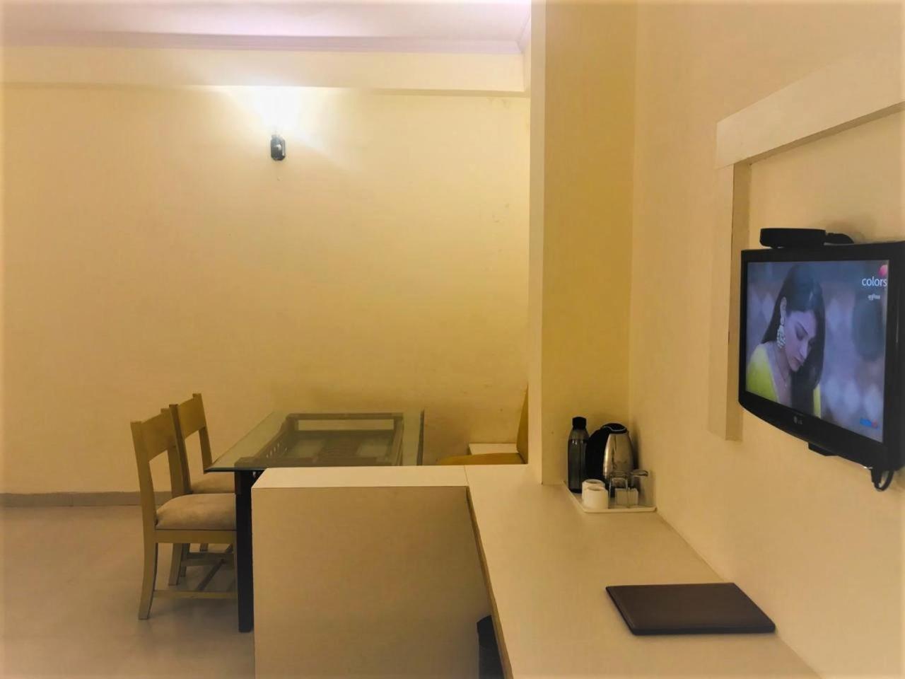 Tulip Palm Hotel Jaipur Luaran gambar