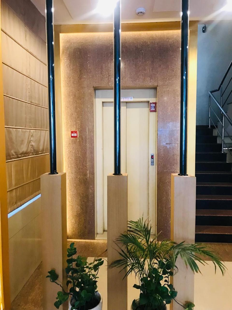 Tulip Palm Hotel Jaipur Luaran gambar